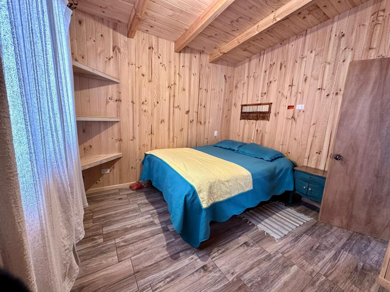 Cabaña entre bosque y mar