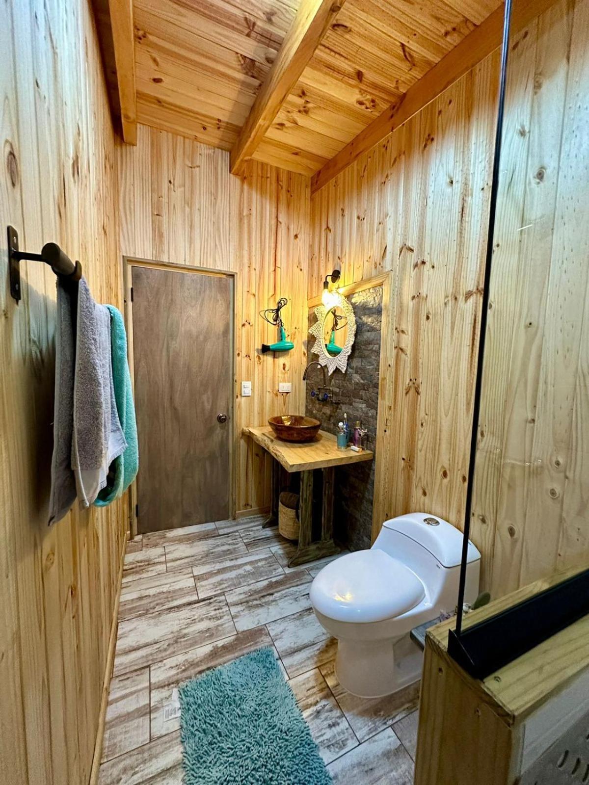 Cabaña entre bosque y mar