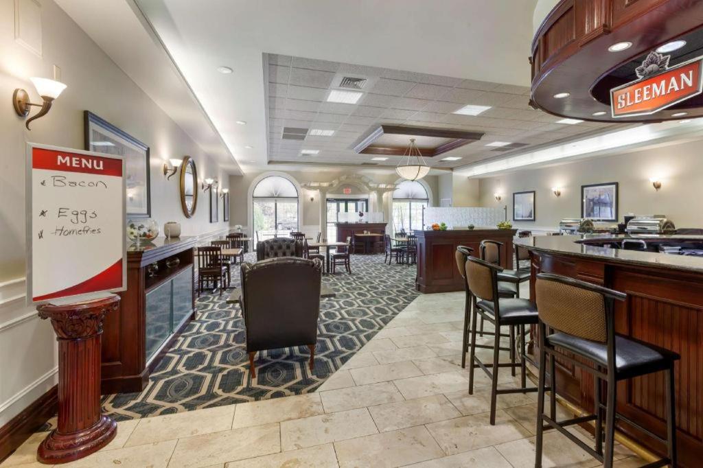Best Western Plus Orillia Hotel - Image 5