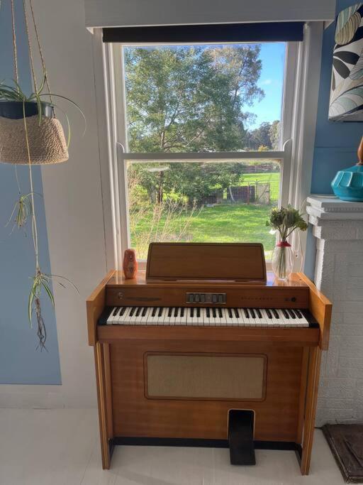 Cosy, historic & affordable 2-bed apartment - 5kms from Castlemaine, 2kms from Calder