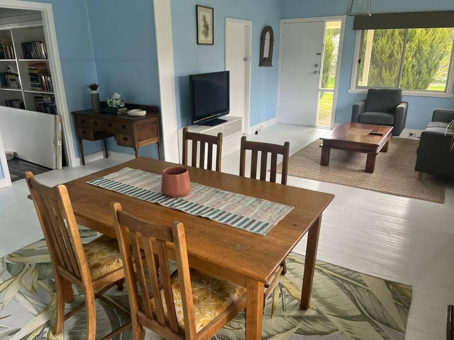 Cosy, historic & affordable 2-bed apartment - 5kms from Castlemaine, 2kms from Calder