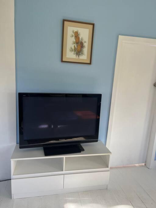 Cosy, historic & affordable 2-bed apartment - 5kms from Castlemaine, 2kms from Calder