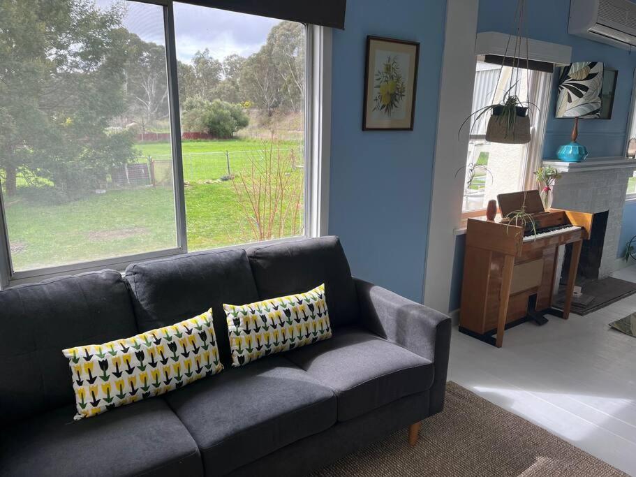 Cosy, historic & affordable 2-bed apartment - 5kms from Castlemaine, 2kms from Calder