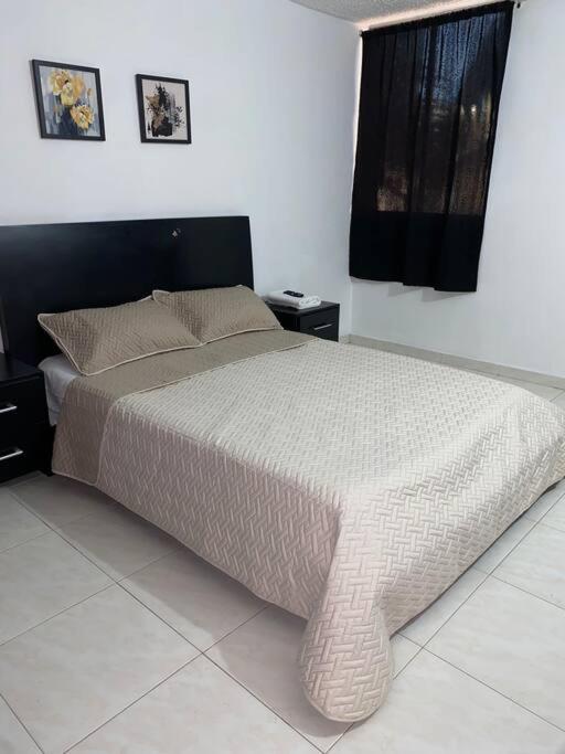 Amplio Apartamento Parqueadero y Piscina Cerca al CC Gran Plaza