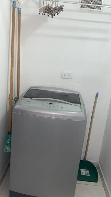 Amplio Apartamento Parqueadero y Piscina Cerca al CC Gran Plaza