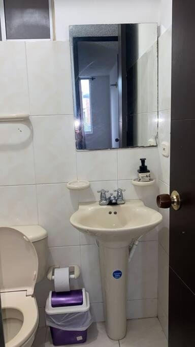 Amplio Apartamento Parqueadero y Piscina Cerca al CC Gran Plaza