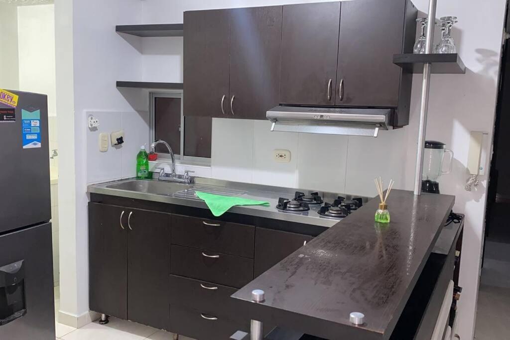 Amplio Apartamento Parqueadero y Piscina Cerca al CC Gran Plaza