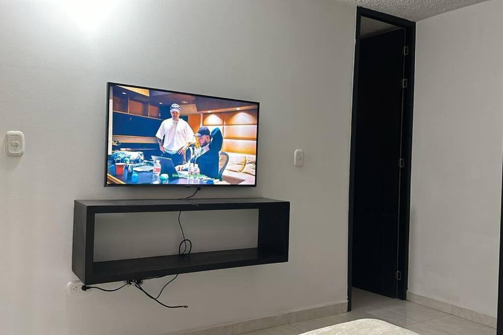 Amplio Apartamento Parqueadero y Piscina Cerca al CC Gran Plaza