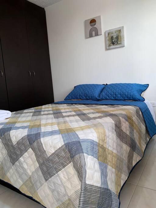 Amplio Apartamento Parqueadero y Piscina Cerca al CC Gran Plaza