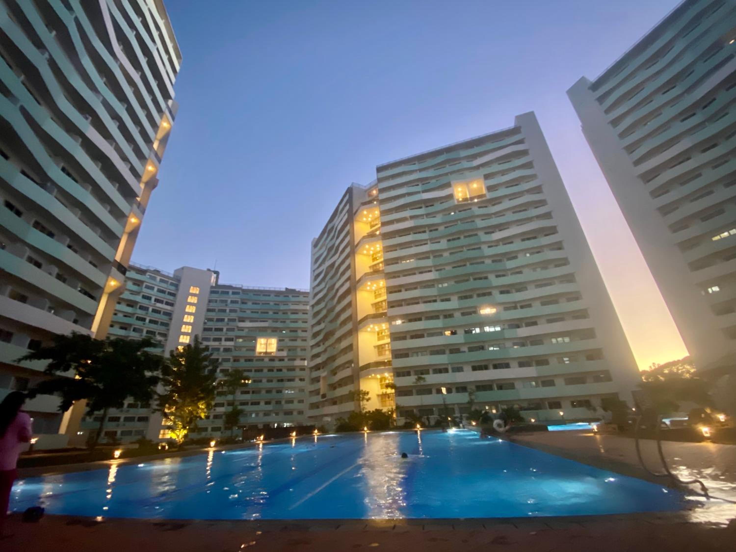 Feby Condo Staycation