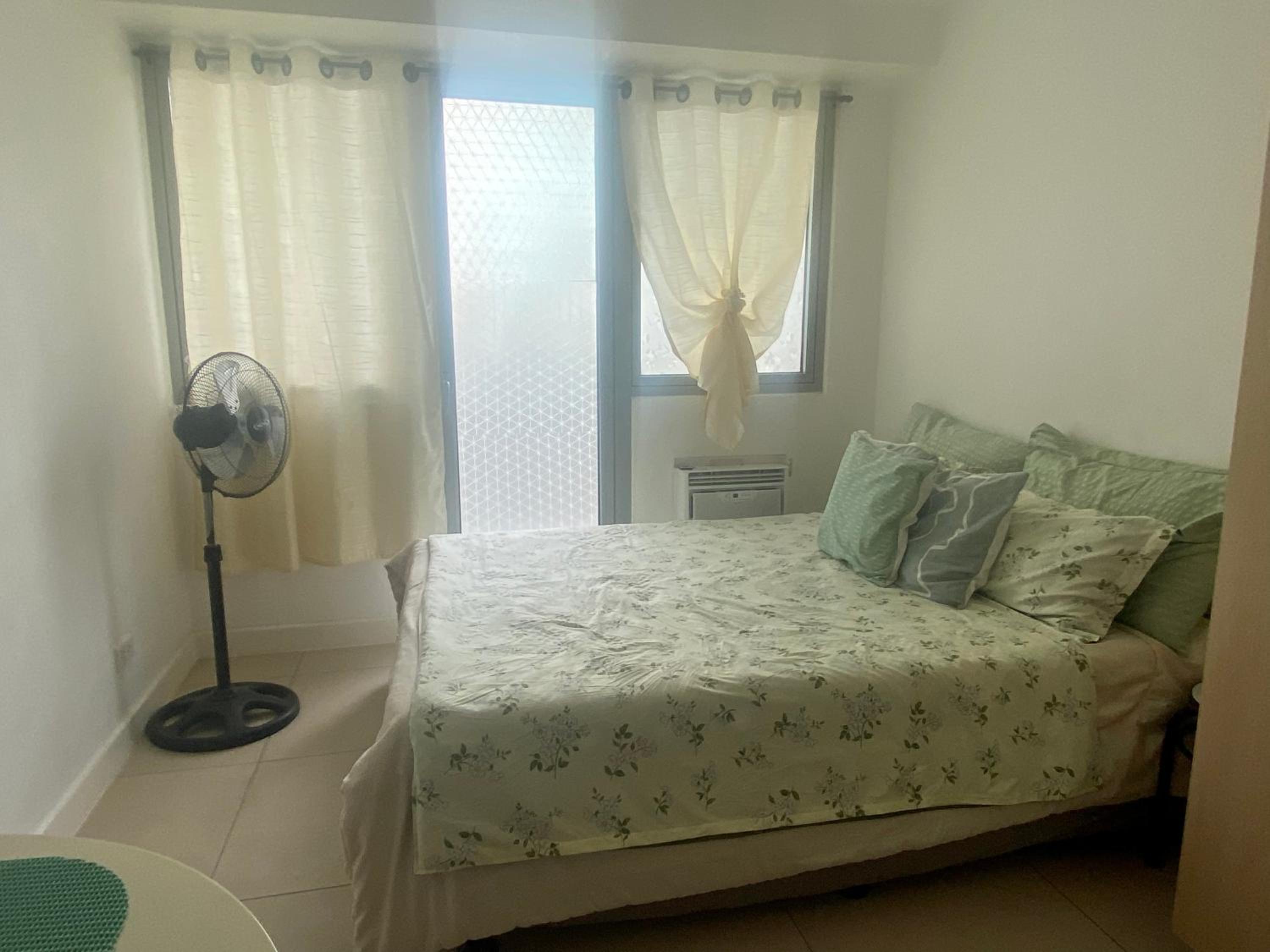 Feby Condo Staycation