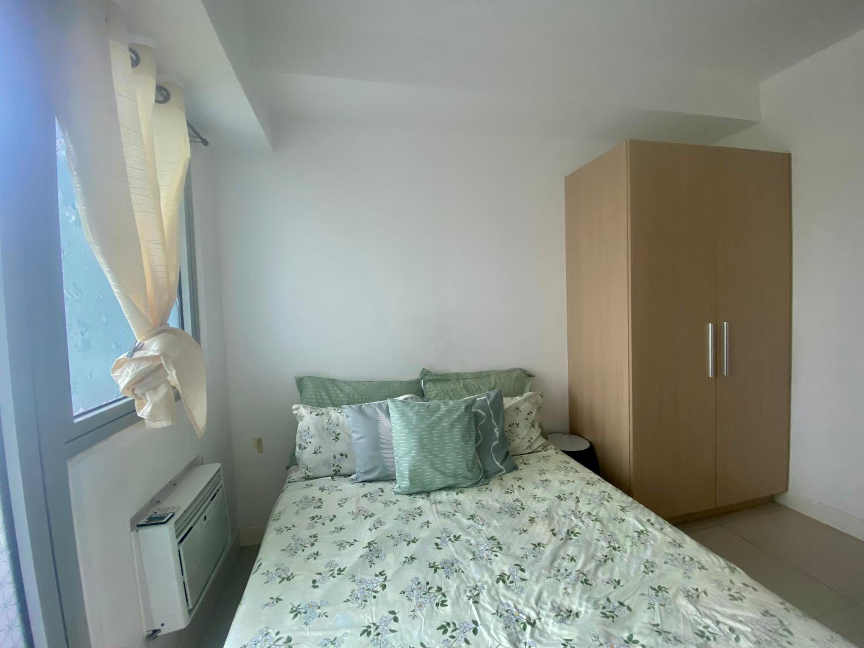 Feby Condo Staycation