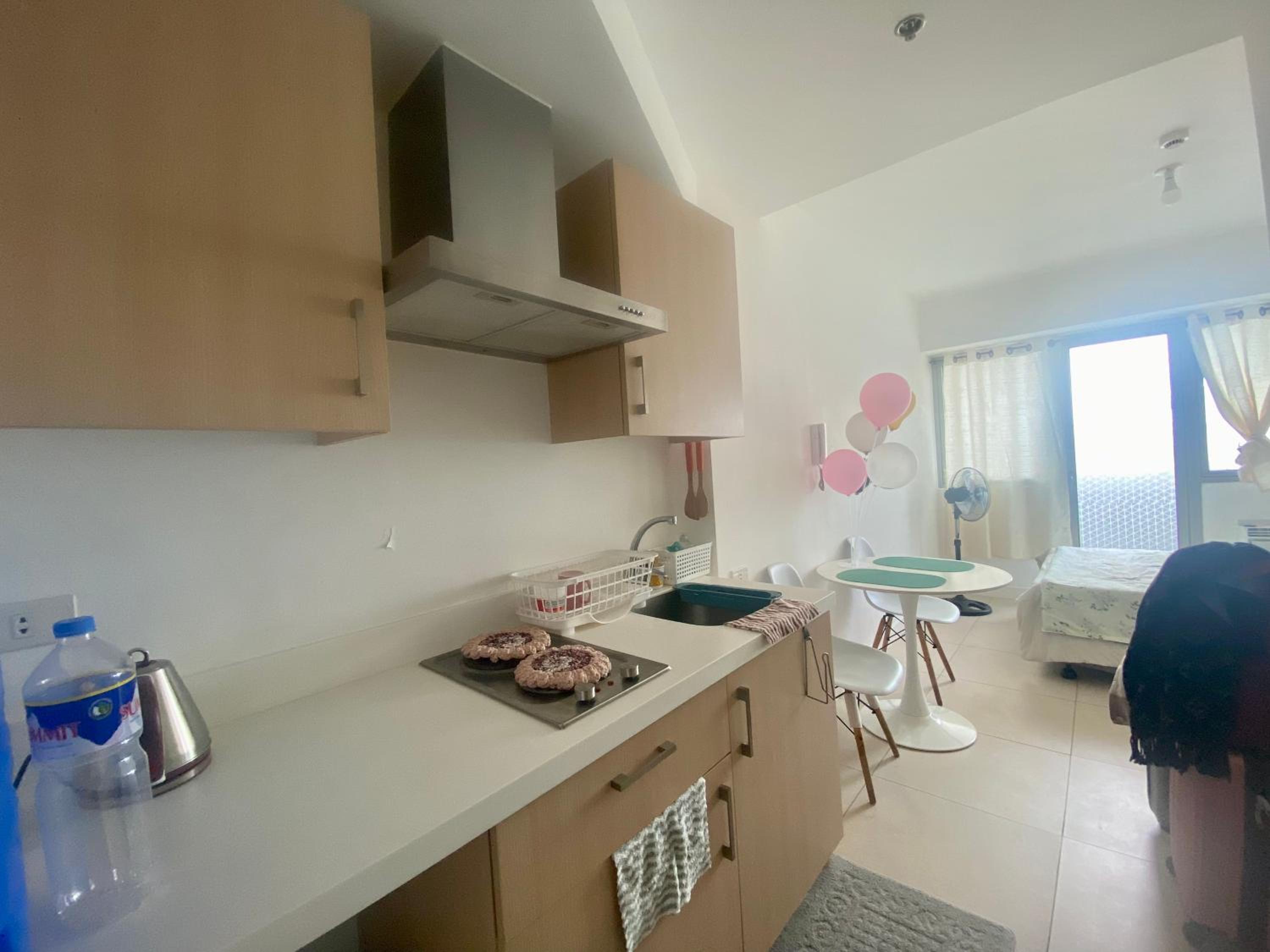 Feby Condo Staycation