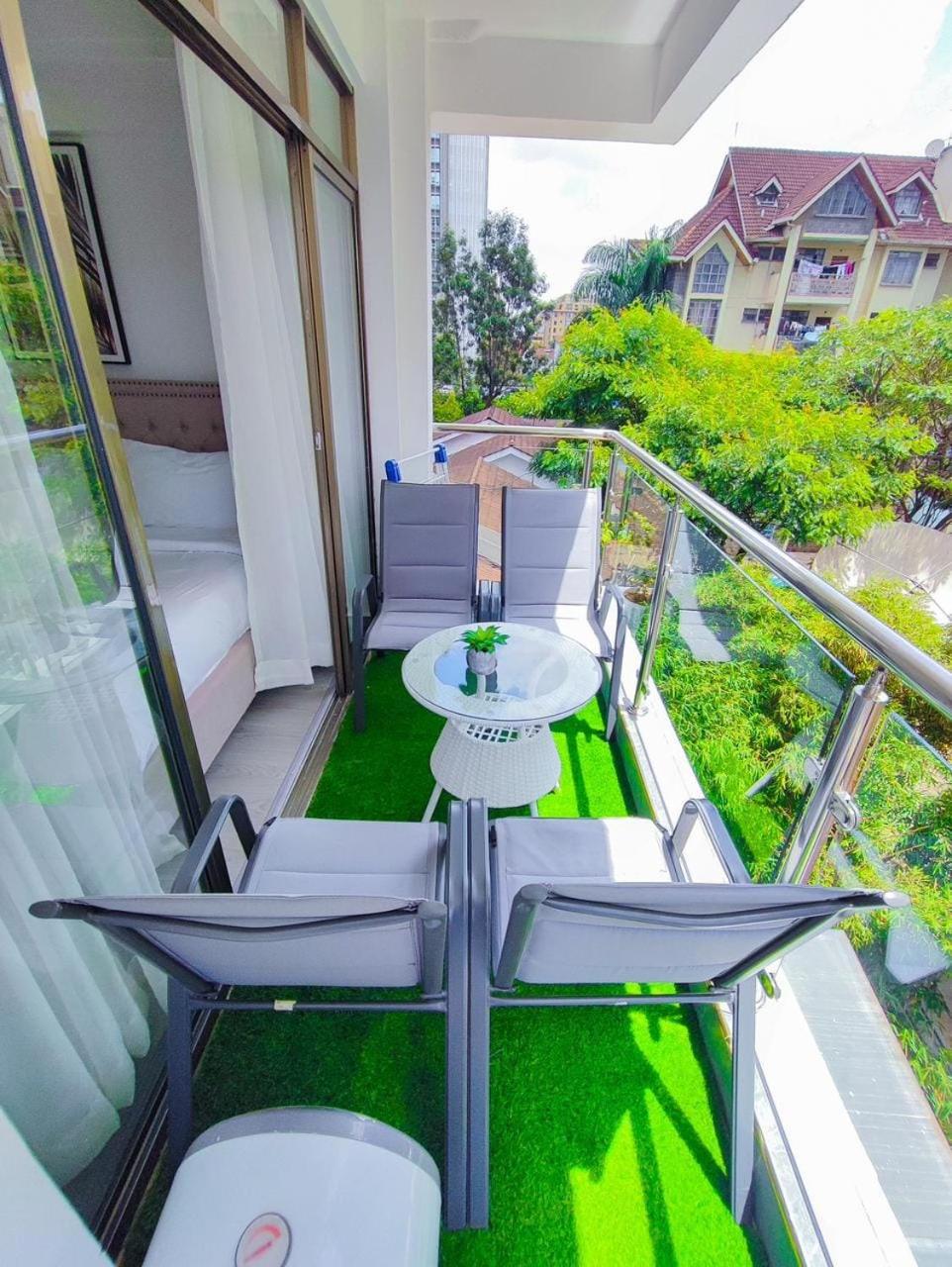 Executive 2BR Lux Condo in Kilimani - Close to City view 4