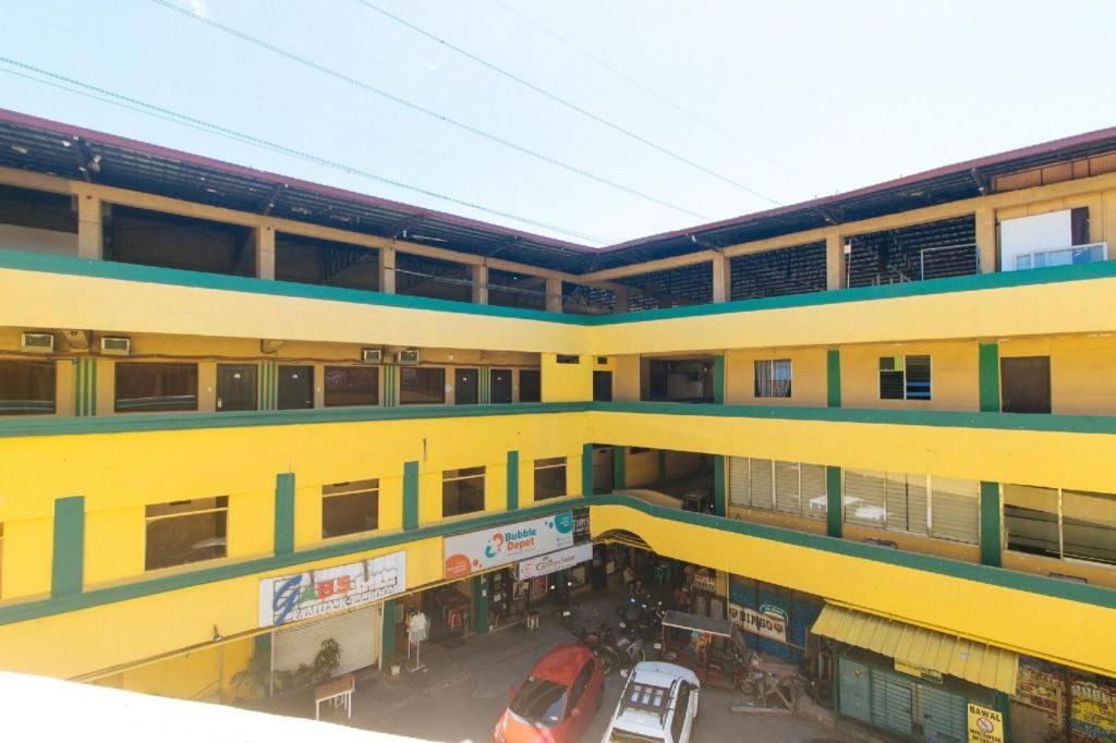 RedDoorz near SM City Muntinlupa