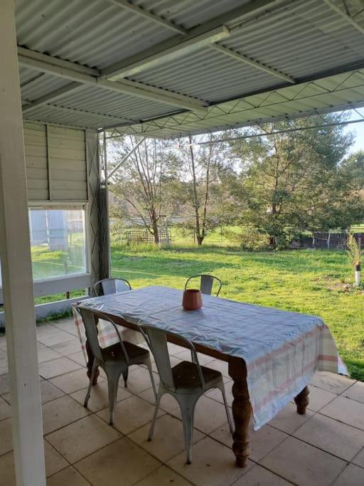 Cosy, historic and affordable entire cottage - 3 bedroom, 2 bathroom - 5kms from Castlemaine, 2kms from Calder