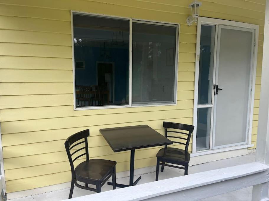 Cosy, historic and affordable entire cottage - 3 bedroom, 2 bathroom - 5kms from Castlemaine, 2kms from Calder