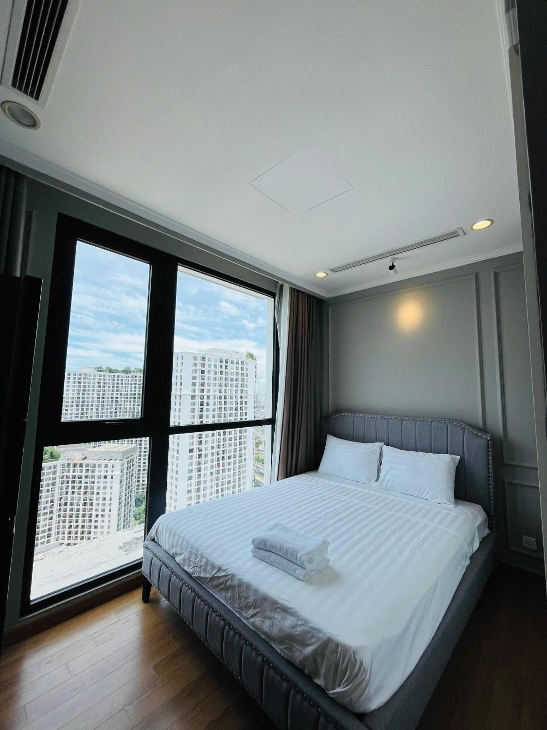 Royal City Apartment Nguyễn Trãi, Thanh Xuân by Helen
