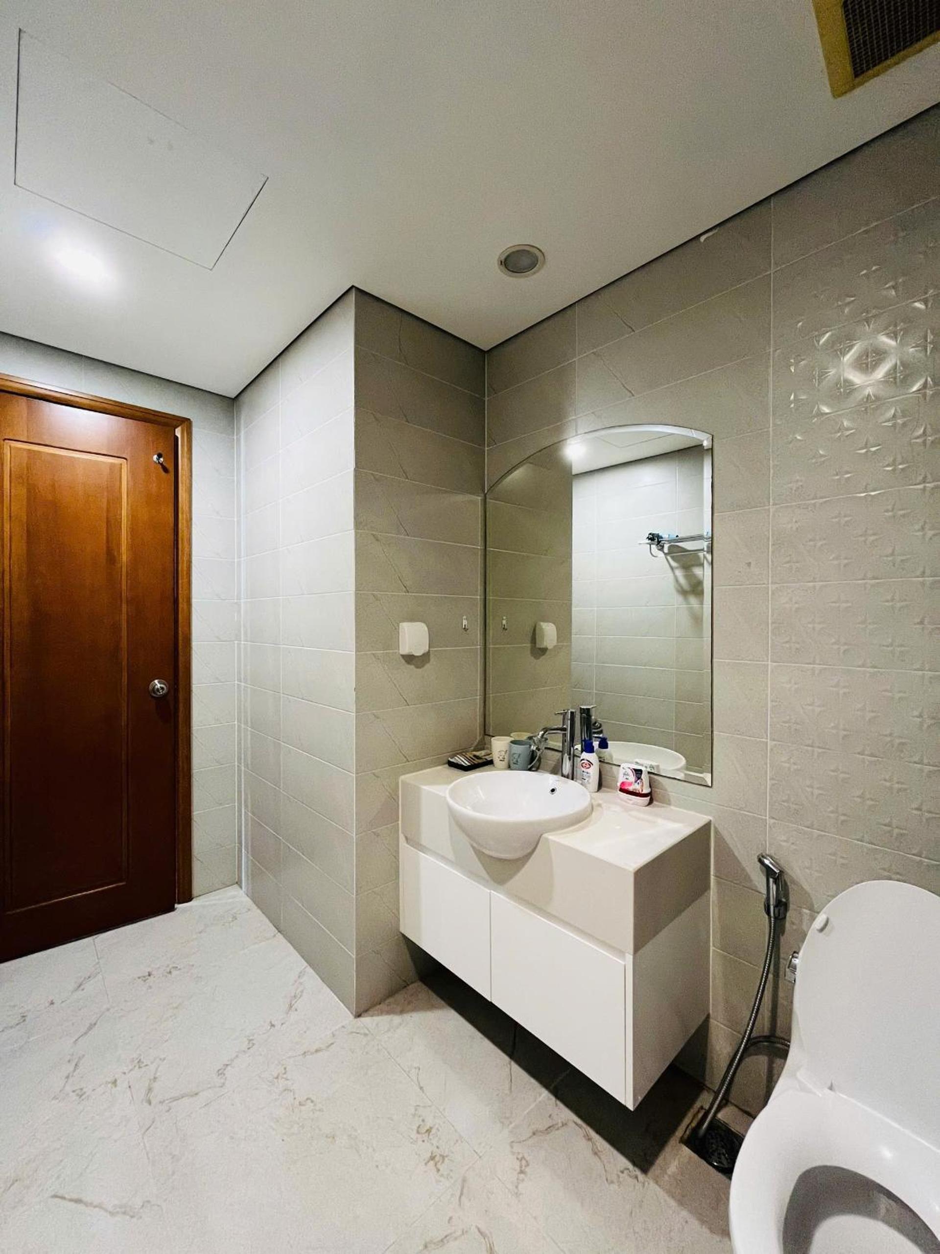 Royal City Apartment Nguyễn Trãi, Thanh Xuân by Helen