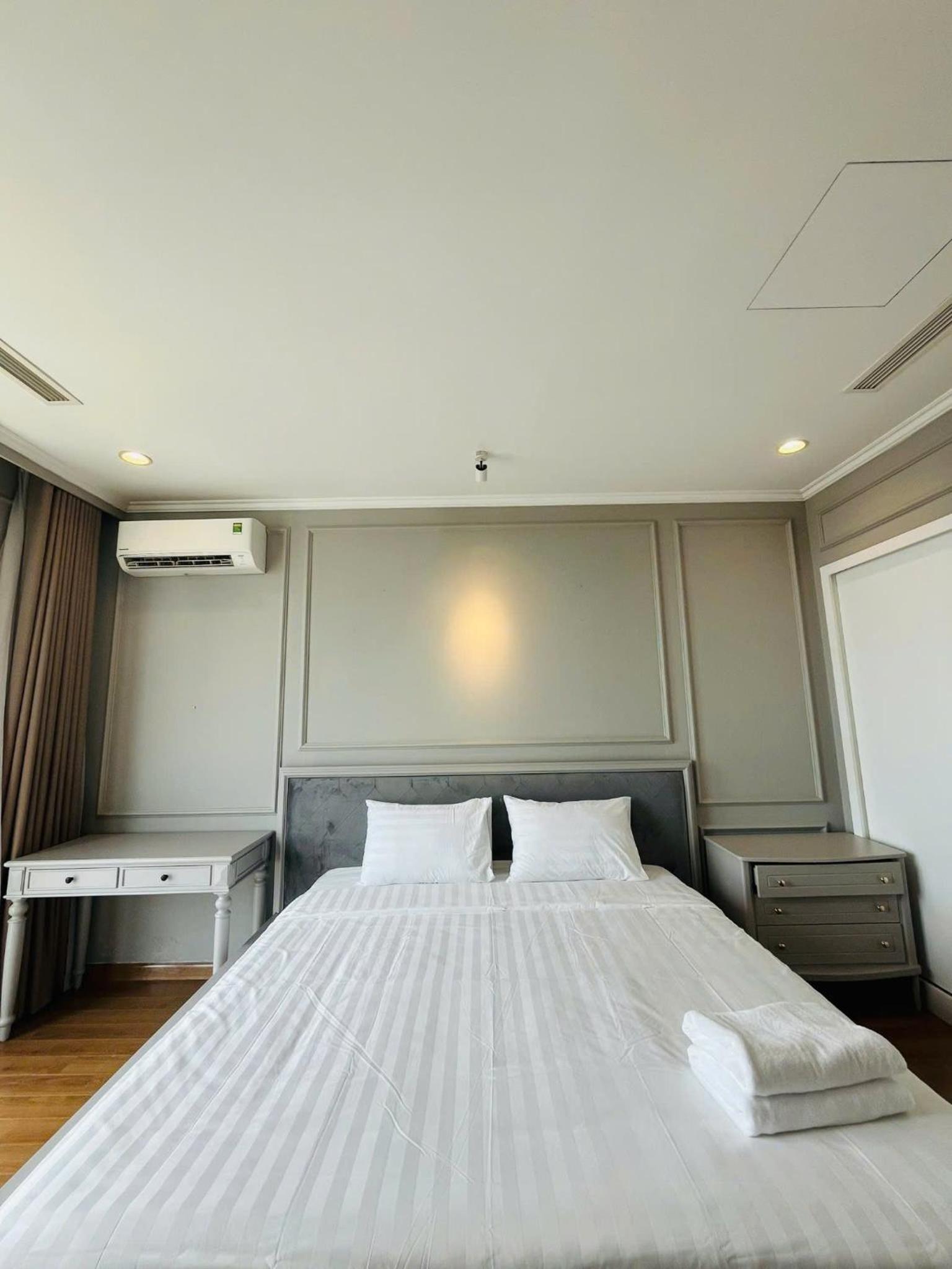 Royal City Apartment Nguyễn Trãi, Thanh Xuân by Helen