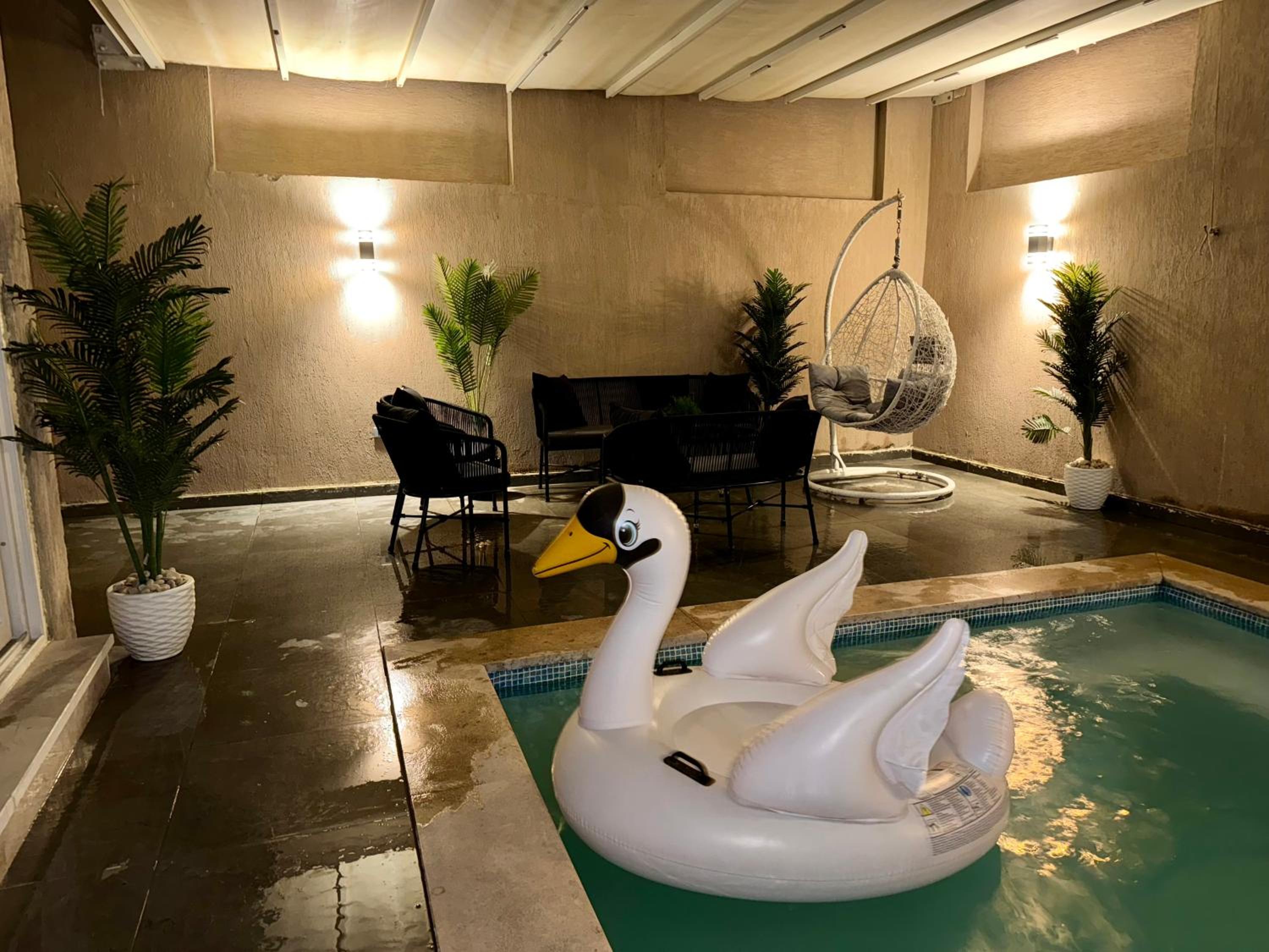 Zayed House & Pool Ⓡ (Coverable Swimming Pool) view 2