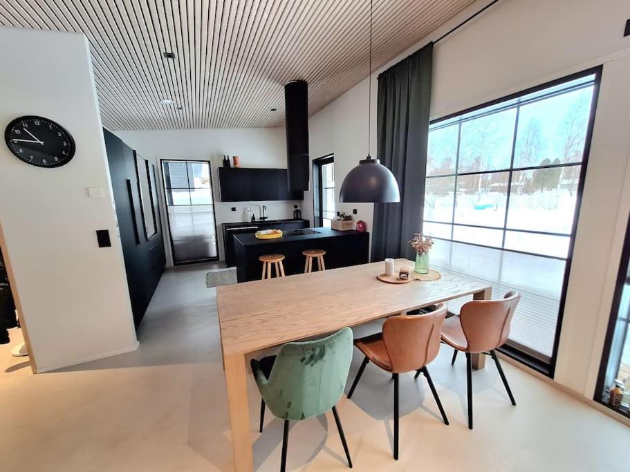 Aurora River House