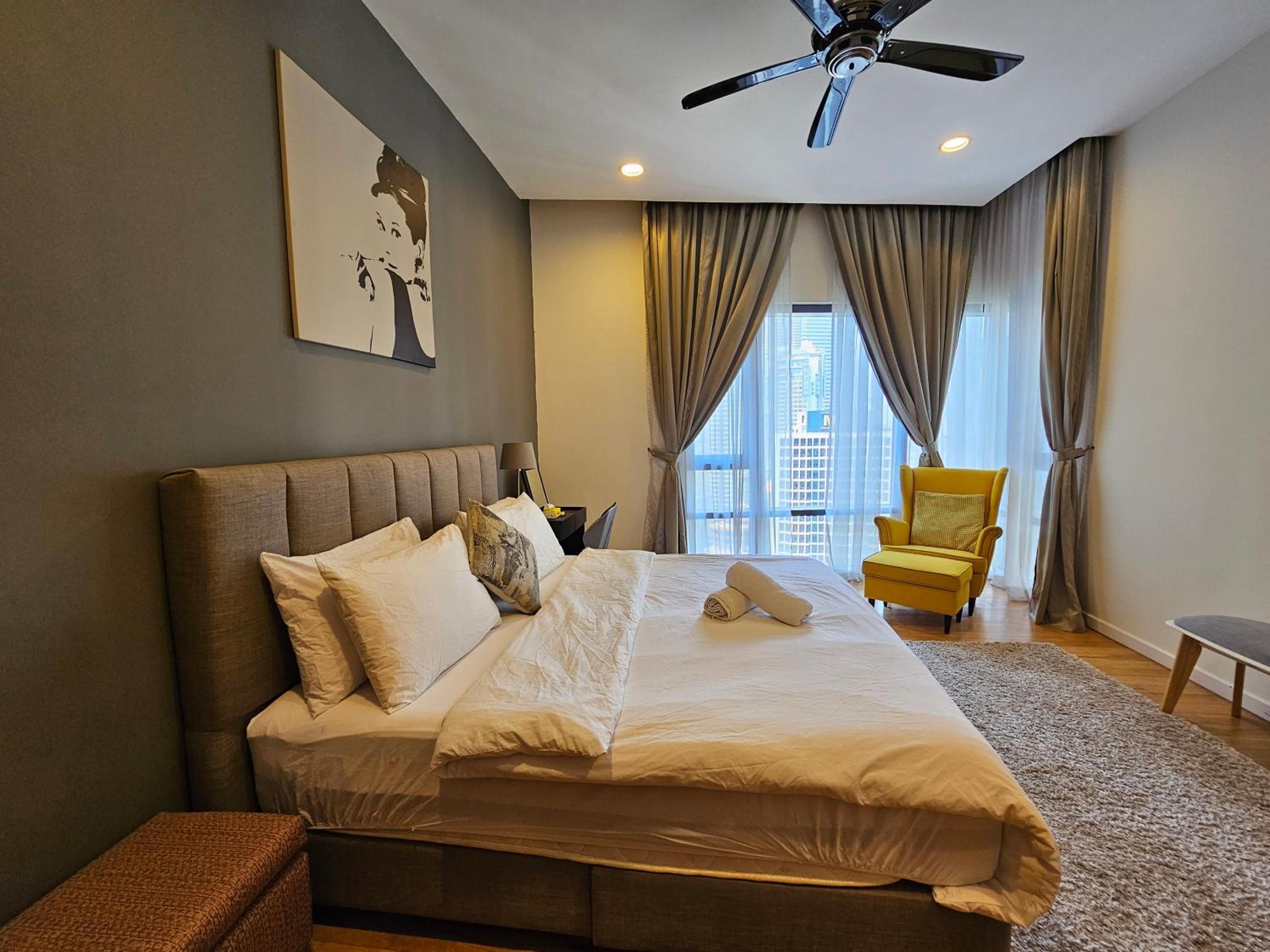 Resort Style Haven 3BR6pax St Mary KLCC Twin Towers View