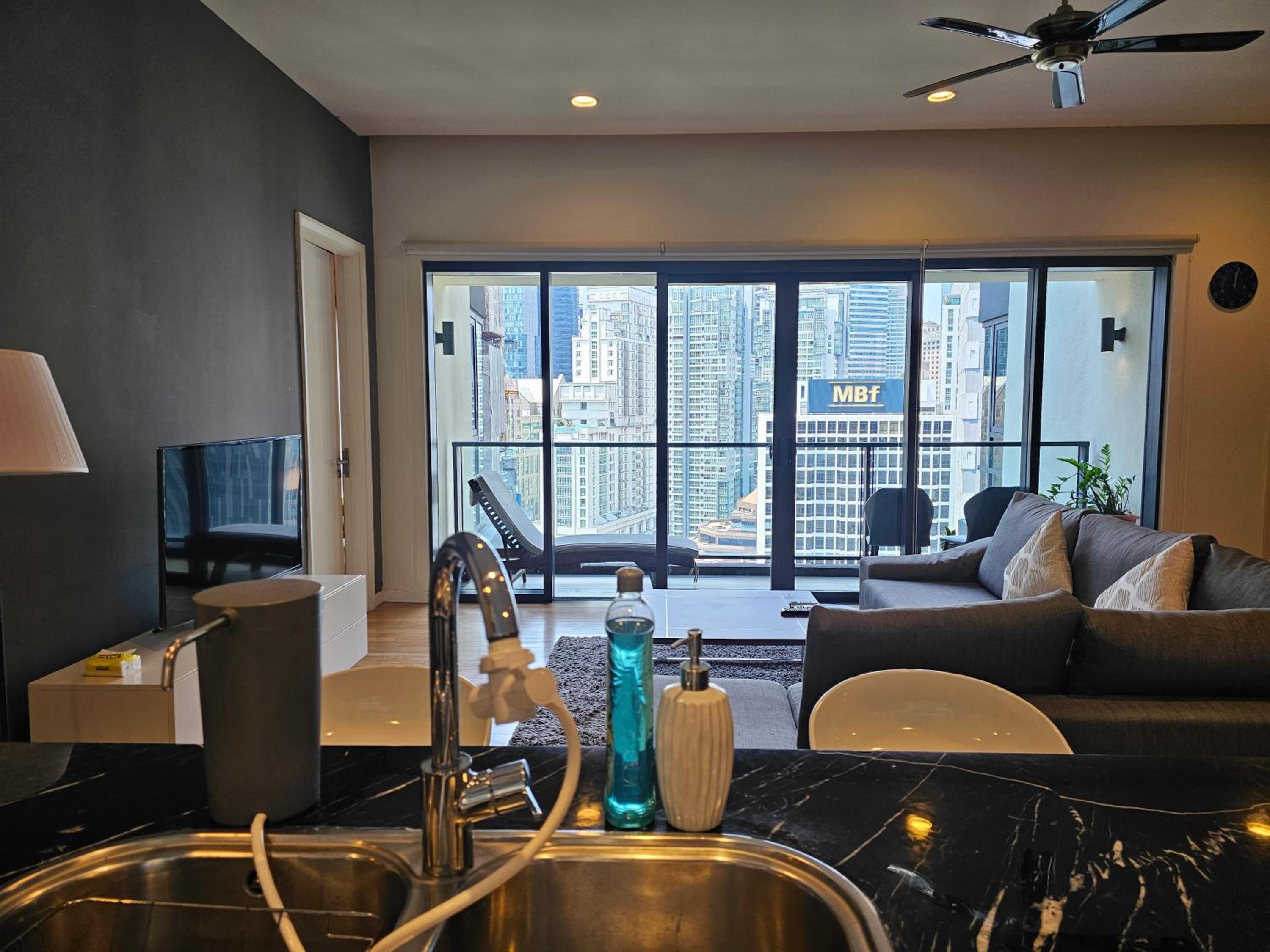 Resort Style Haven 3BR6pax St Mary KLCC Twin Towers View