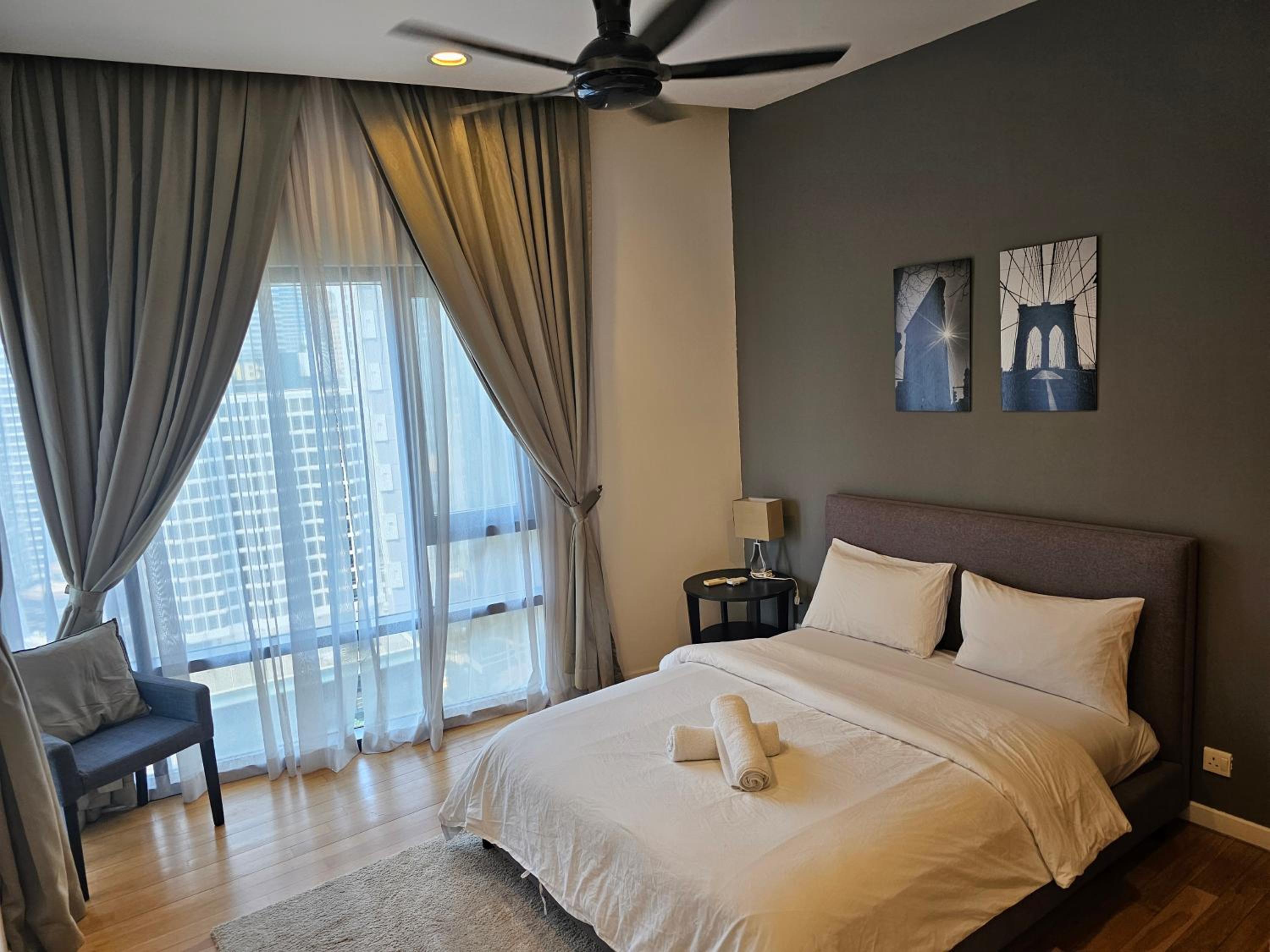 Resort Style Haven 3BR6pax St Mary KLCC Twin Towers View