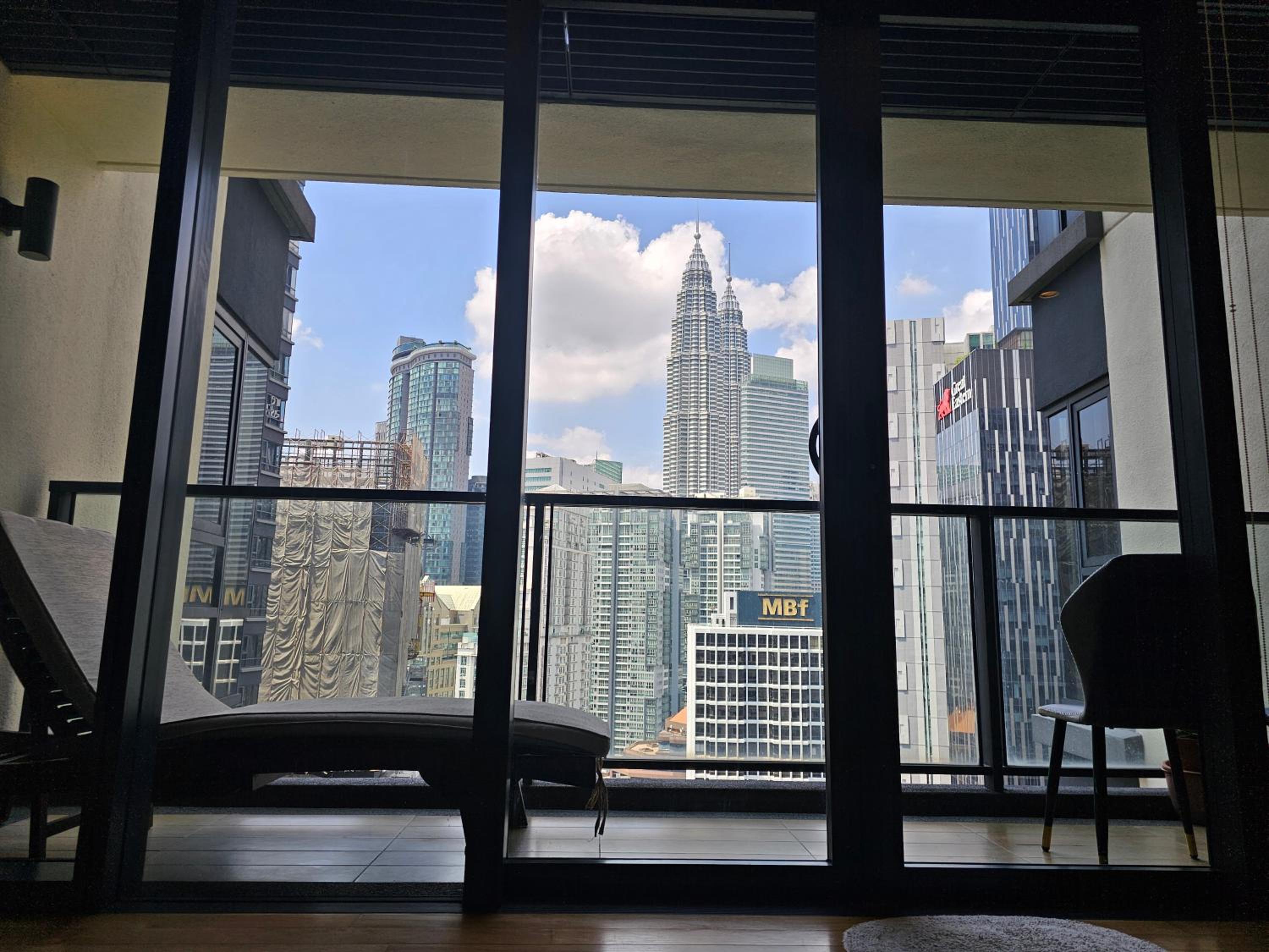 Resort Style Haven 3BR6pax St Mary KLCC Twin Towers View