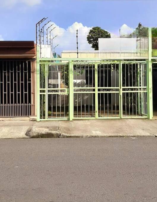 Apartamento IrDen en el centro de Liberia
