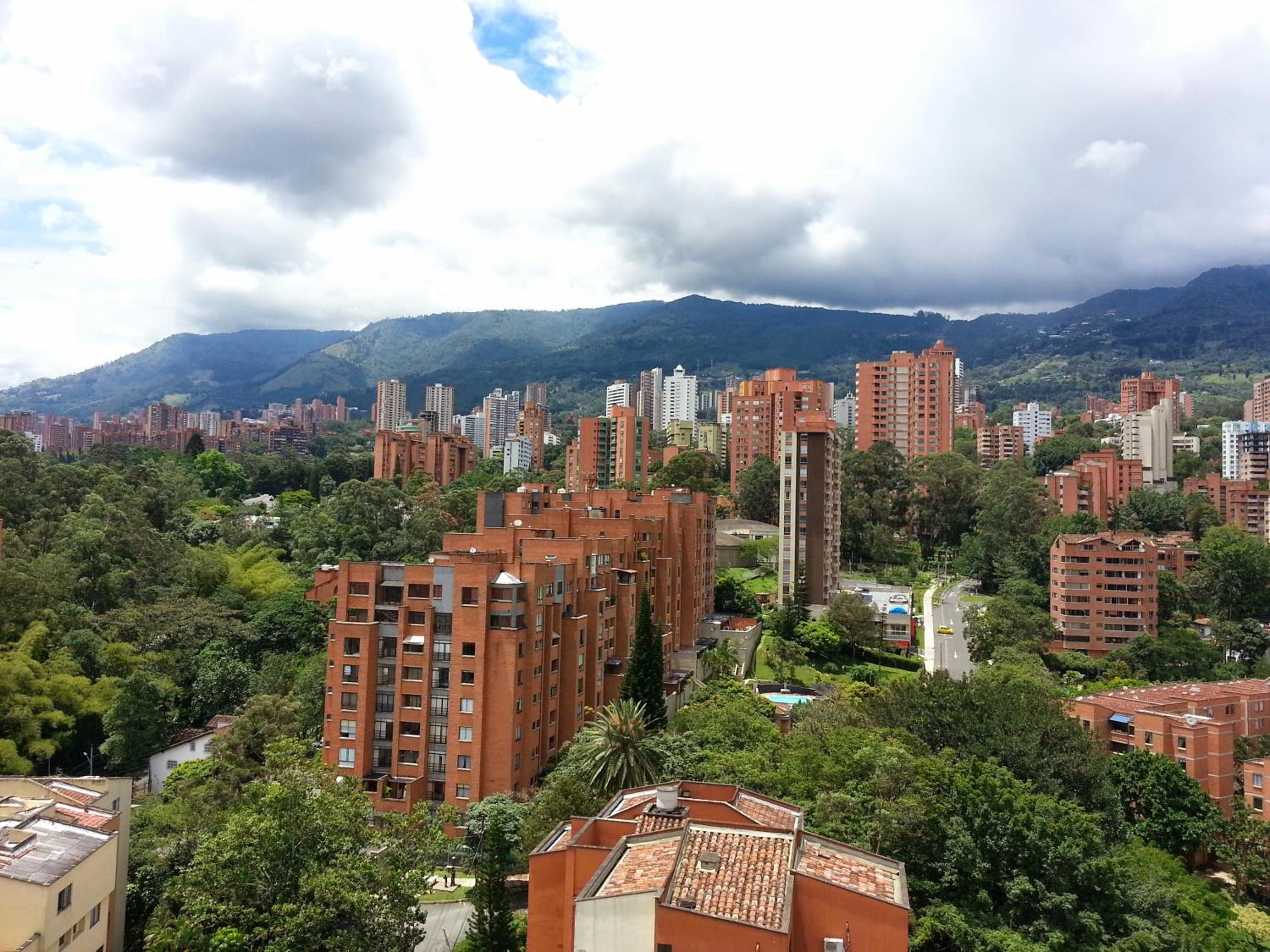 Poblados ApartaSuite Familiar