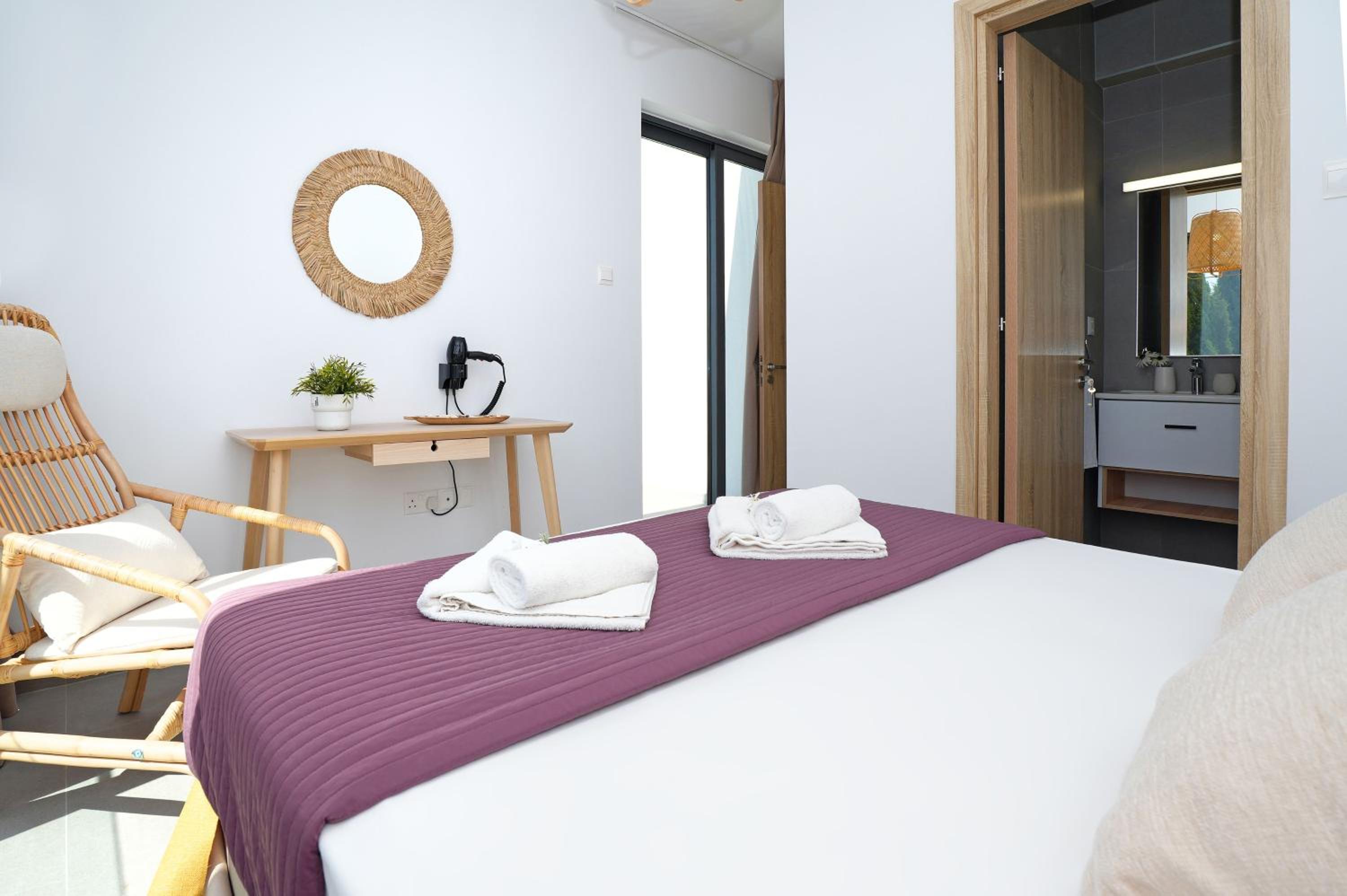 Villa Clio - 3bed All En-suite with Private Pool