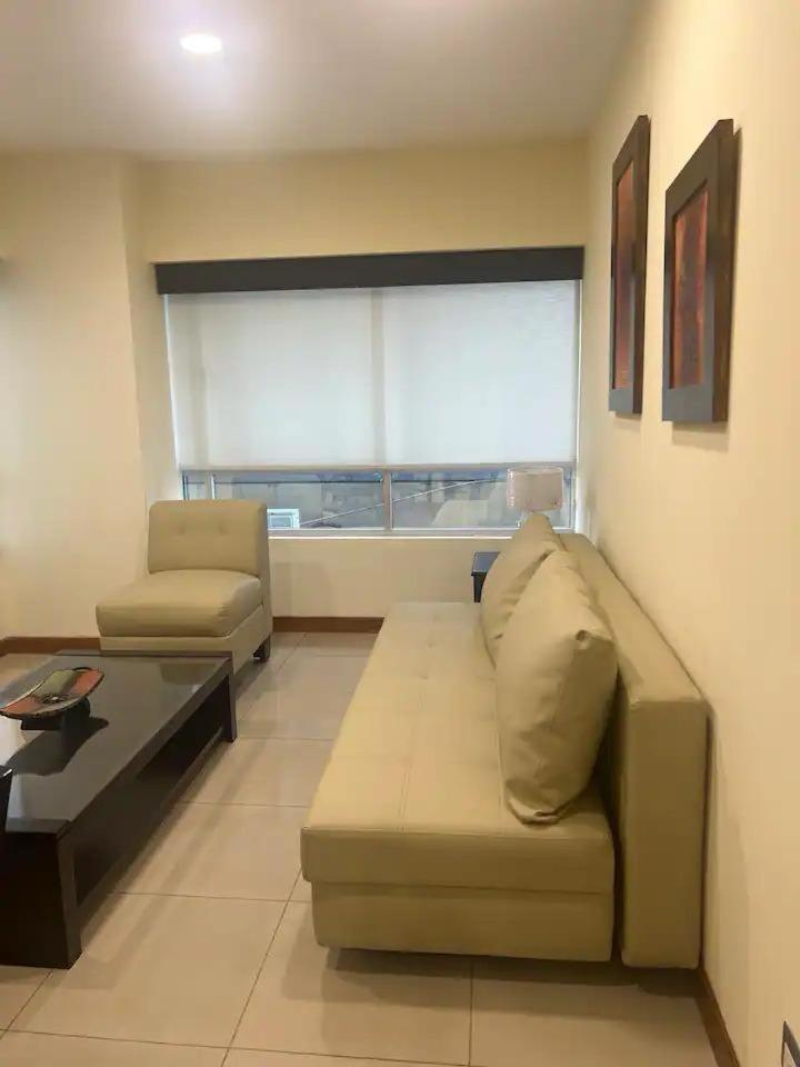 ApartaSuite con luz permanente diagonal Centro de Convenciones Guayaquil