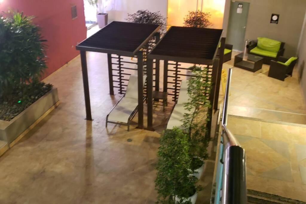 ApartaSuite con luz permanente diagonal Centro de Convenciones Guayaquil