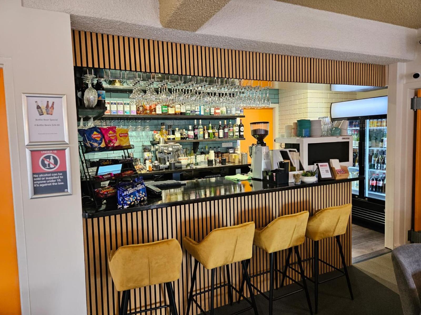 Cosmo Motel Adamstown