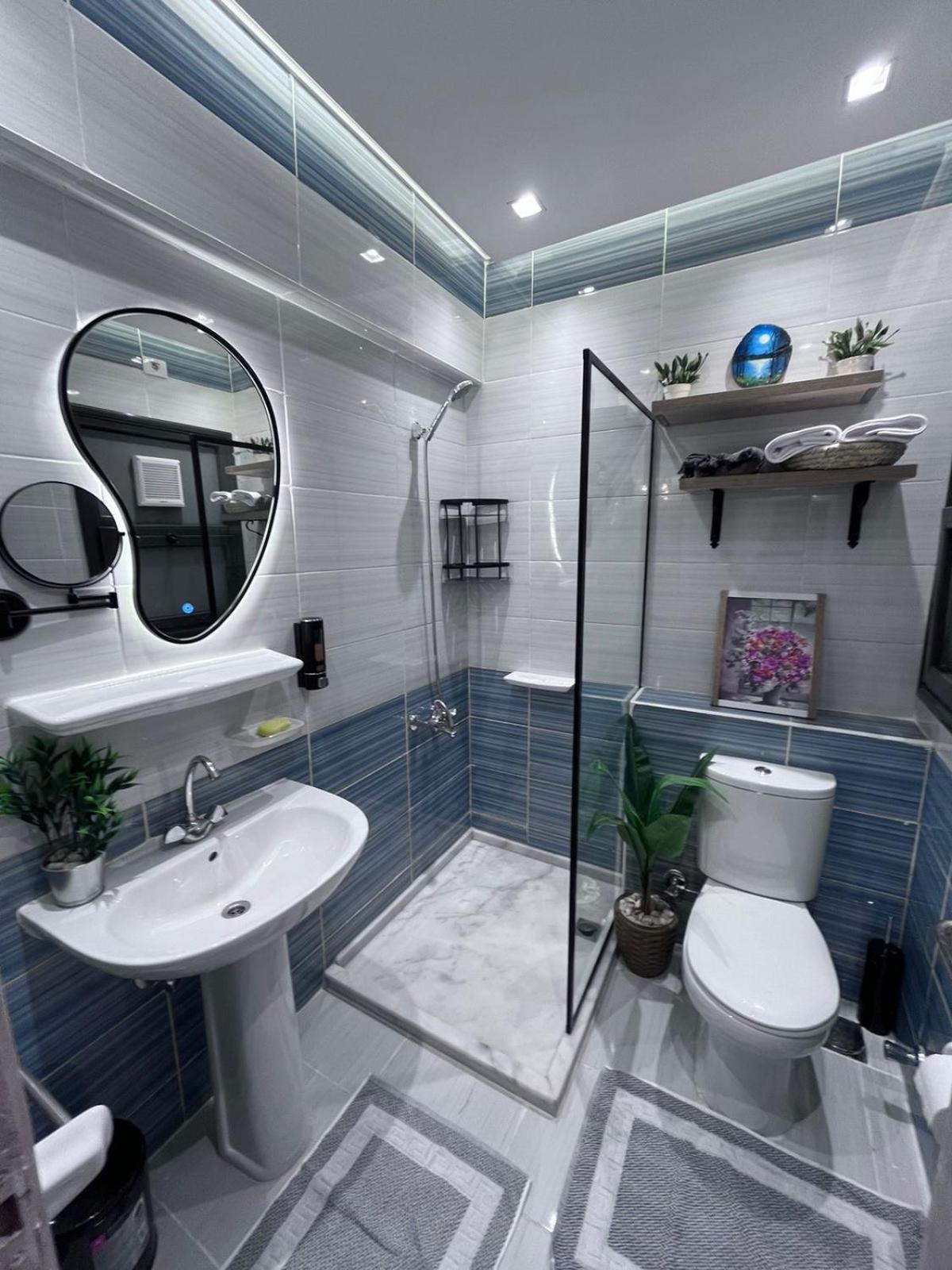 New luxury service apartment