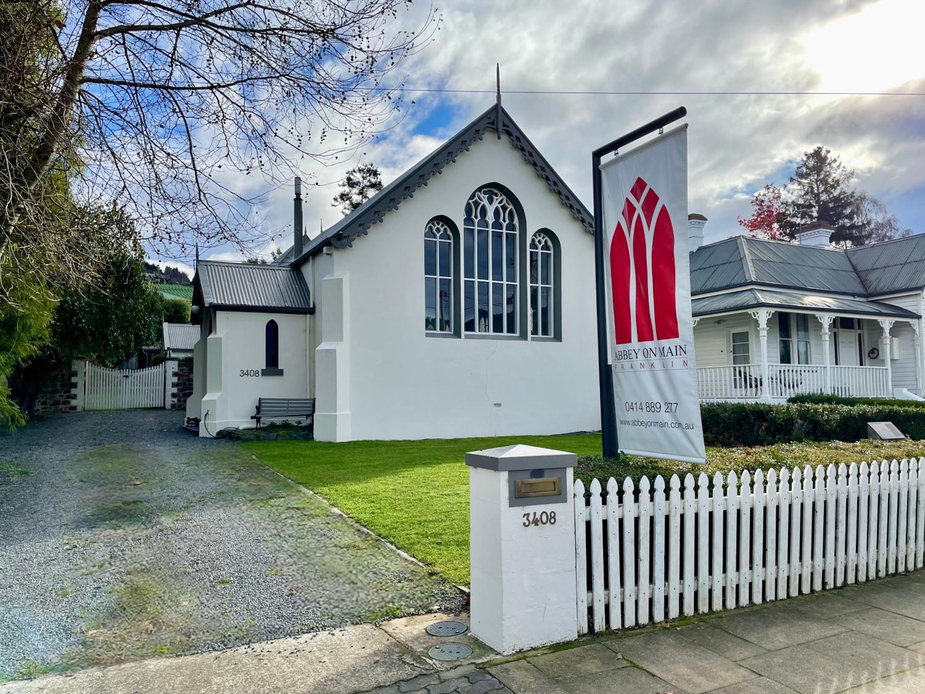 Abbey on Main - Unique heritage listed property overlooking the Huon River view 5