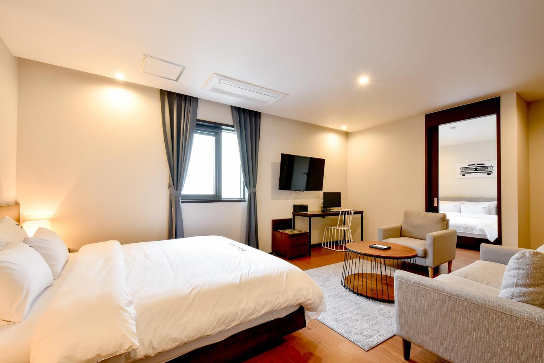 Blanc Business Hotel