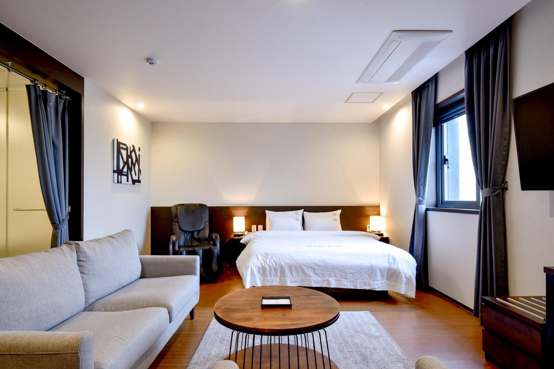 Blanc Business Hotel