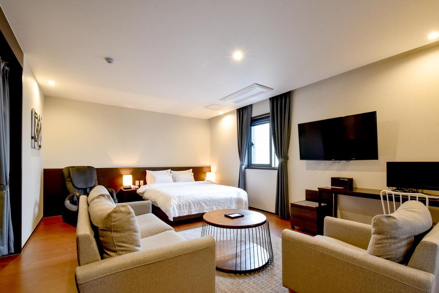 Blanc Business Hotel