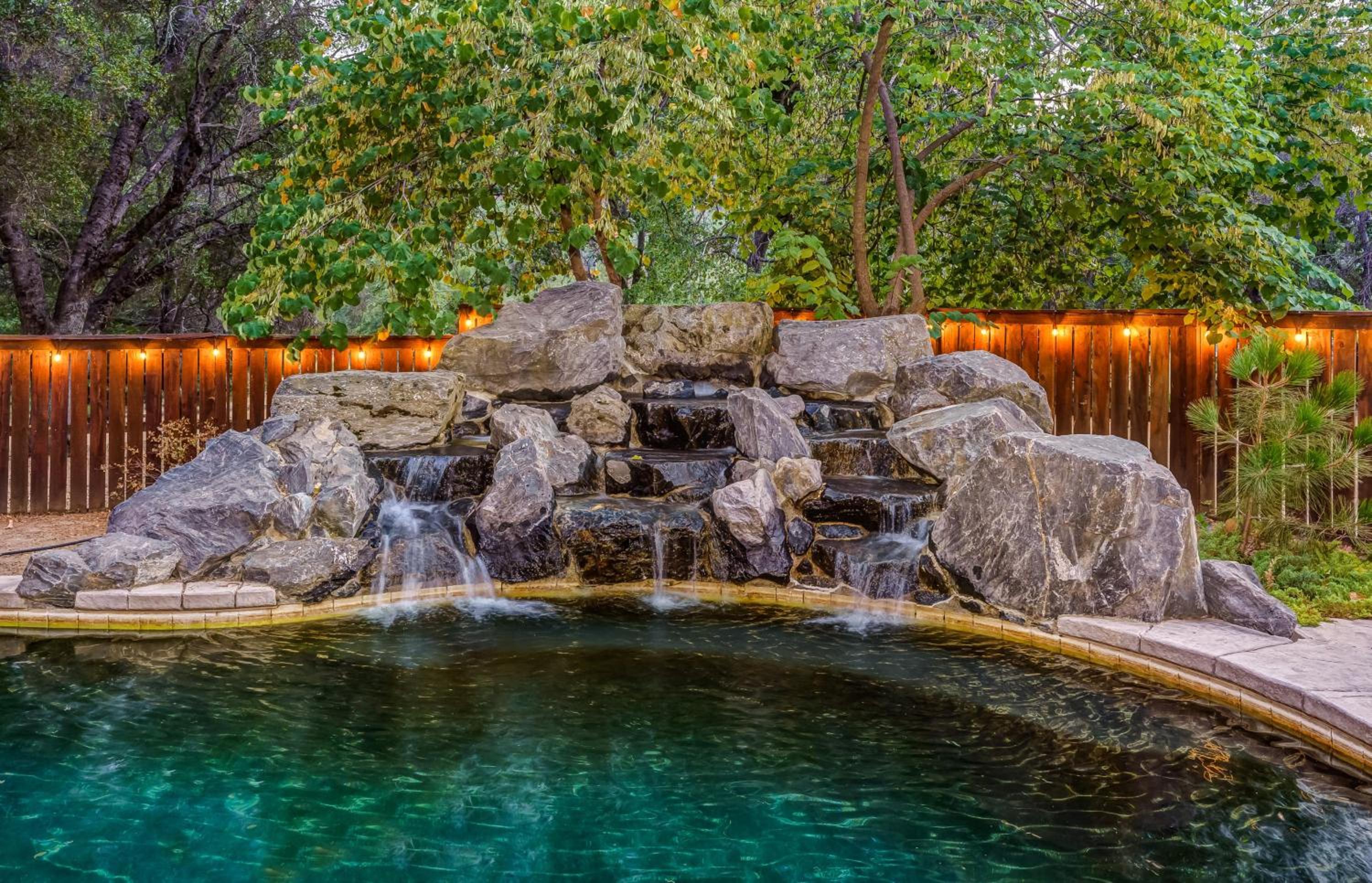 Log Cabin w/ pool, spa, game room, sleeps 20 view 5