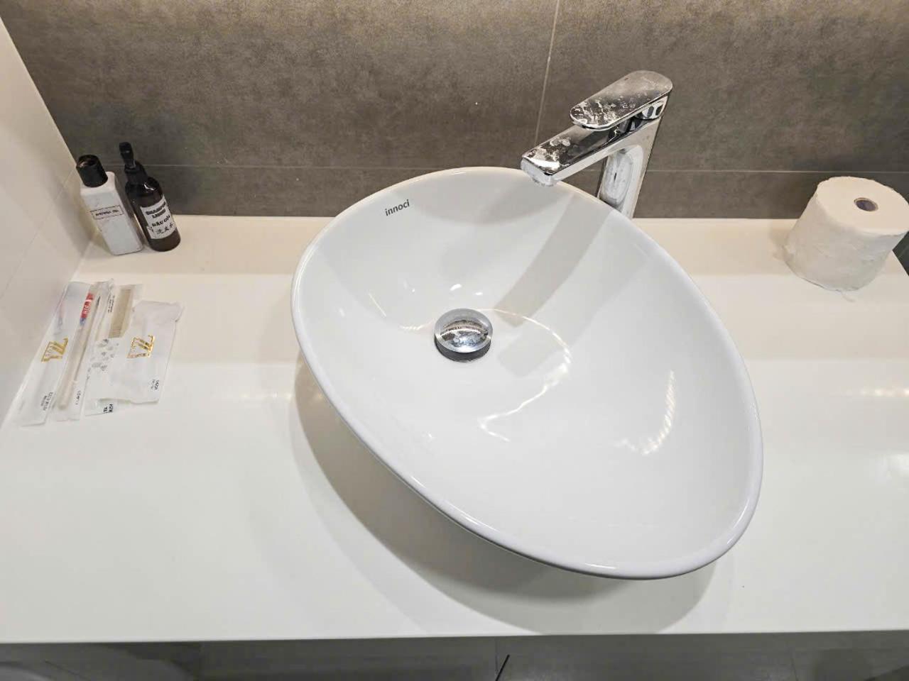 Zeus Living - Sunwah Pearl 2 Bedroom Glorious