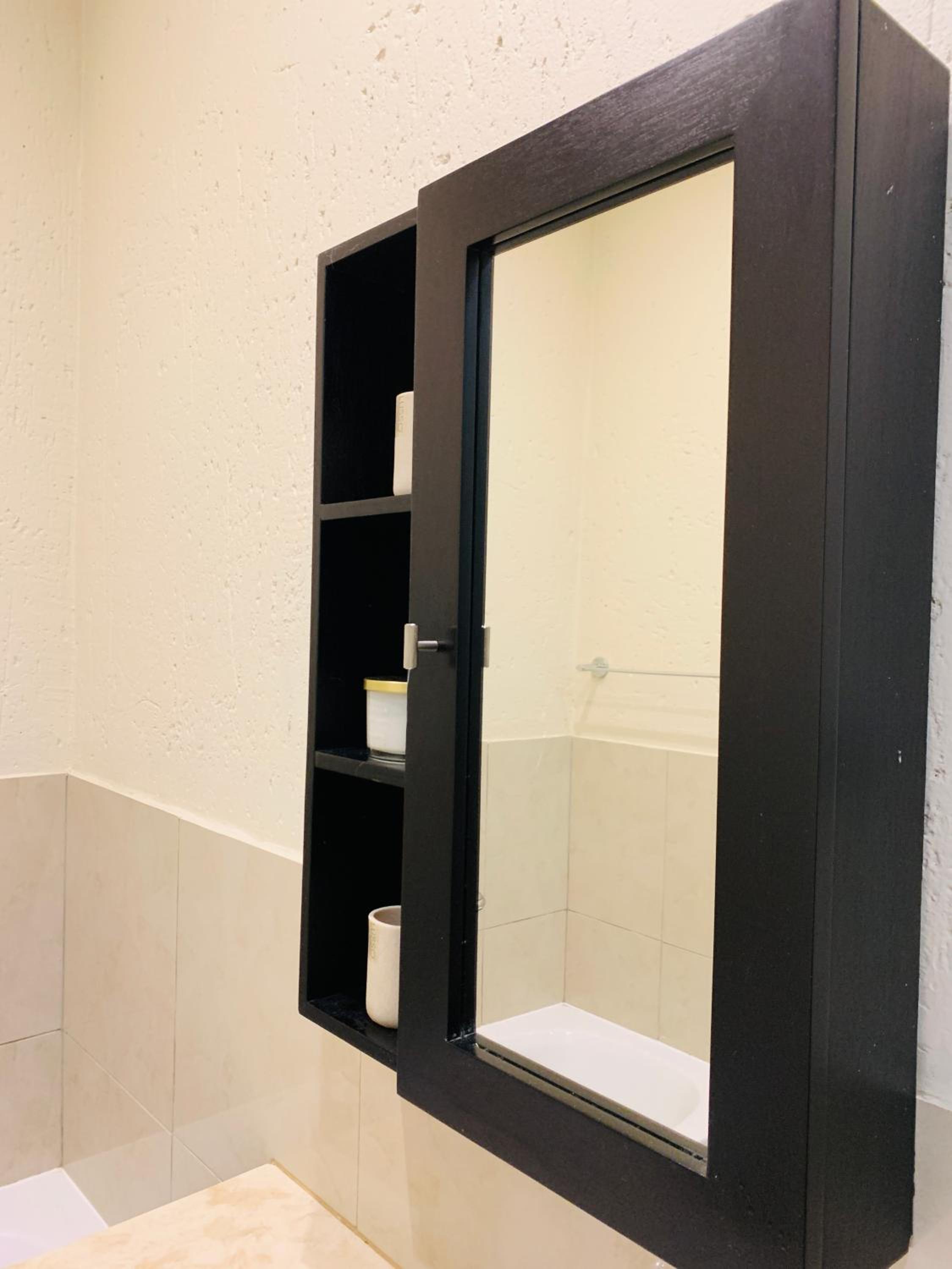 Two bedroom apartment in Sandton 2,5km from Sandton city