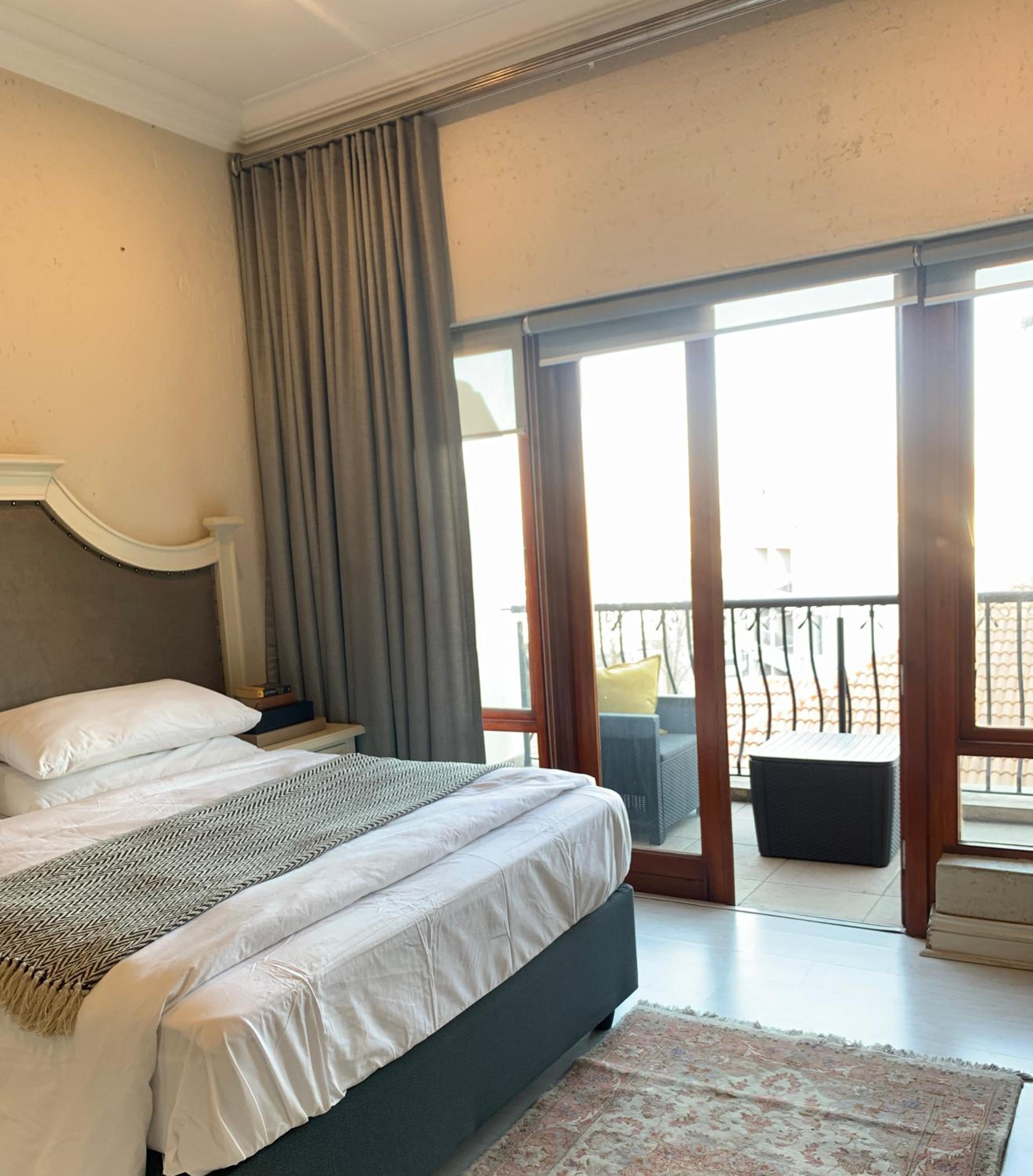 Two bedroom apartment in Sandton 2,5km from Sandton city