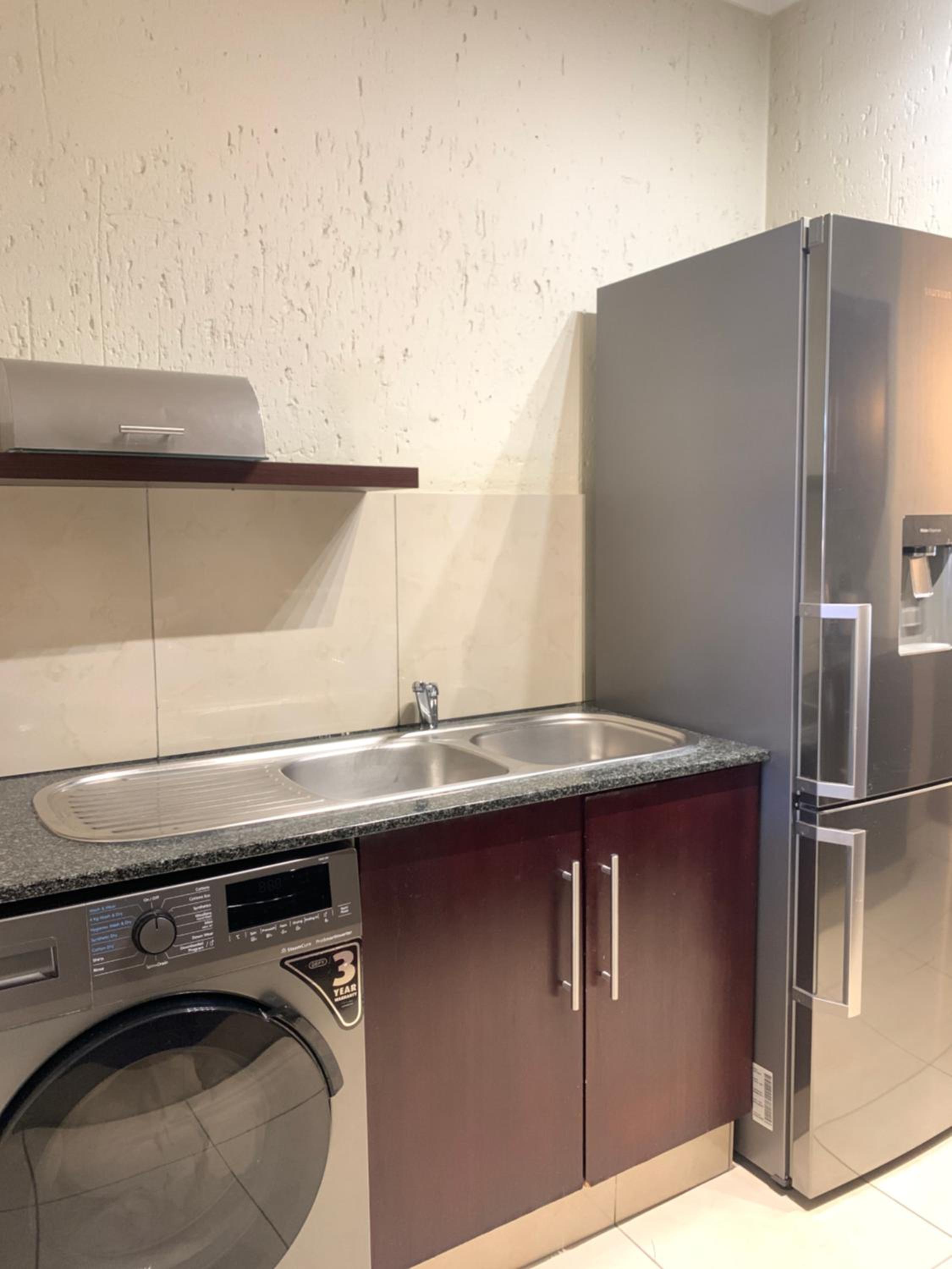 Two bedroom apartment in Sandton 2,5km from Sandton city