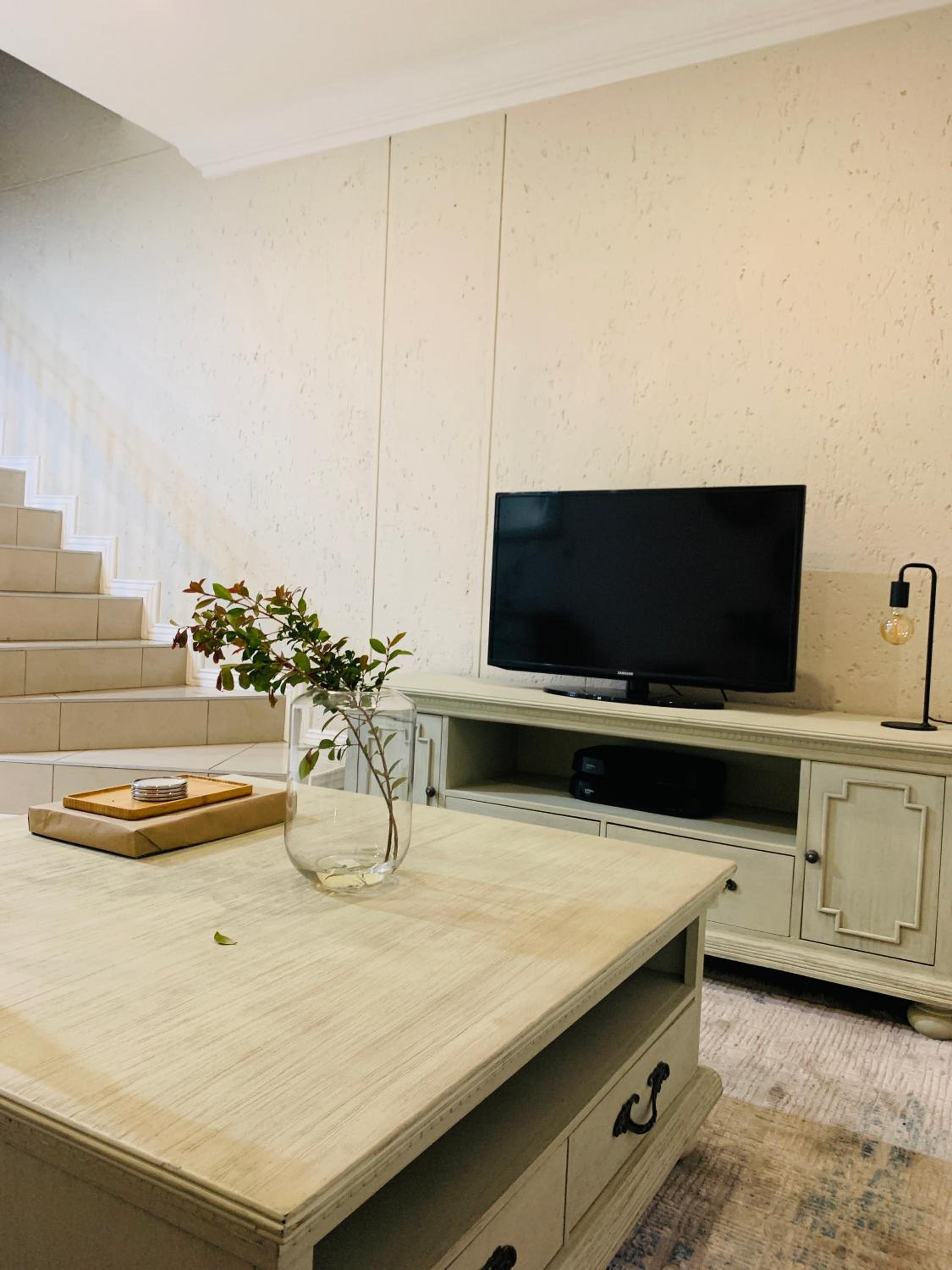 Two bedroom apartment in Sandton 2,5km from Sandton city