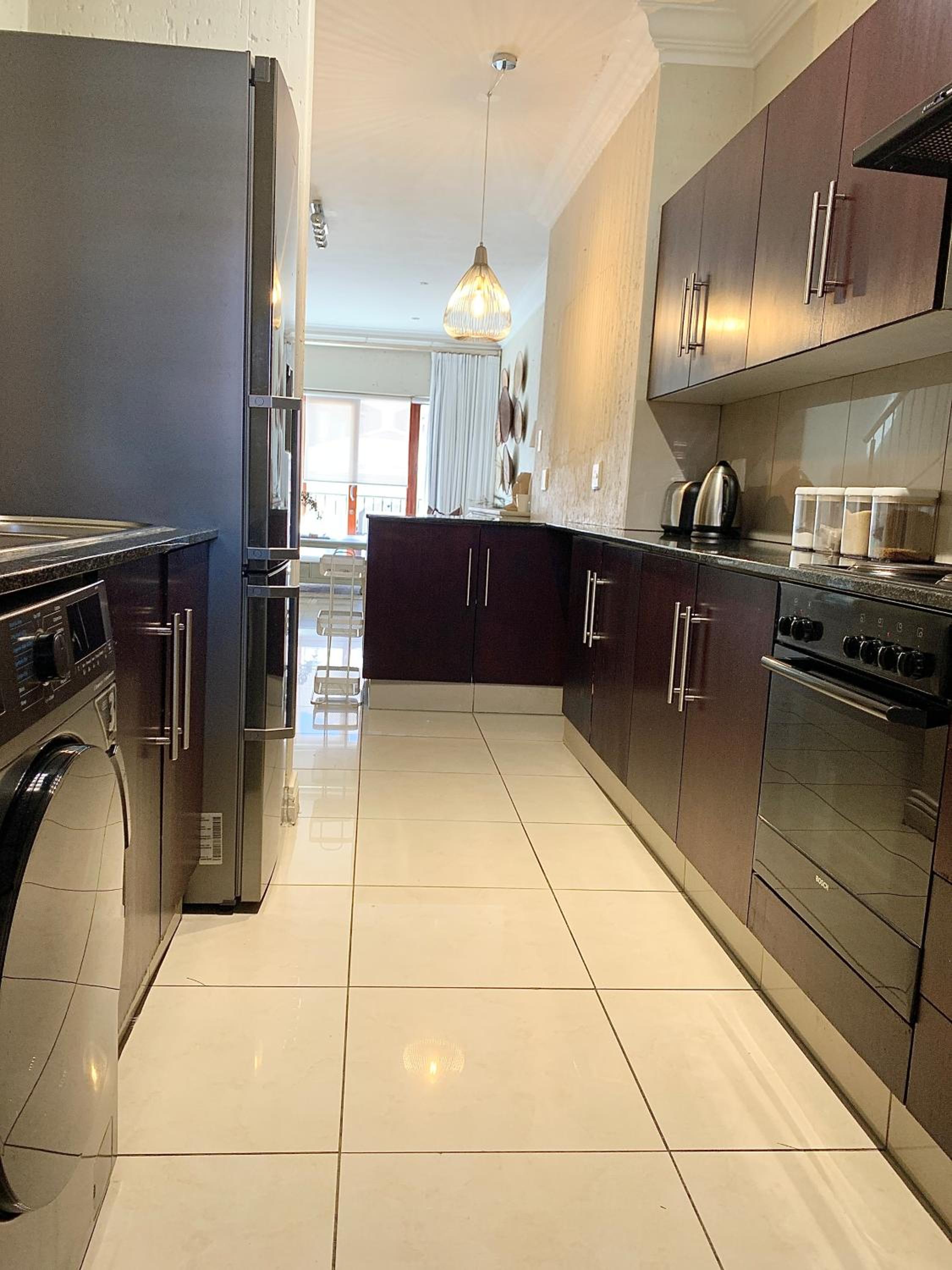 Two bedroom apartment in Sandton 2,5km from Sandton city