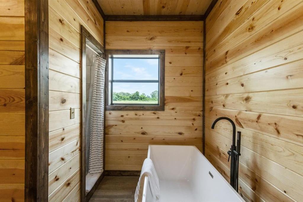 5 King Beds, Sleeps 21, Pool Table, Pets Welcome view 4