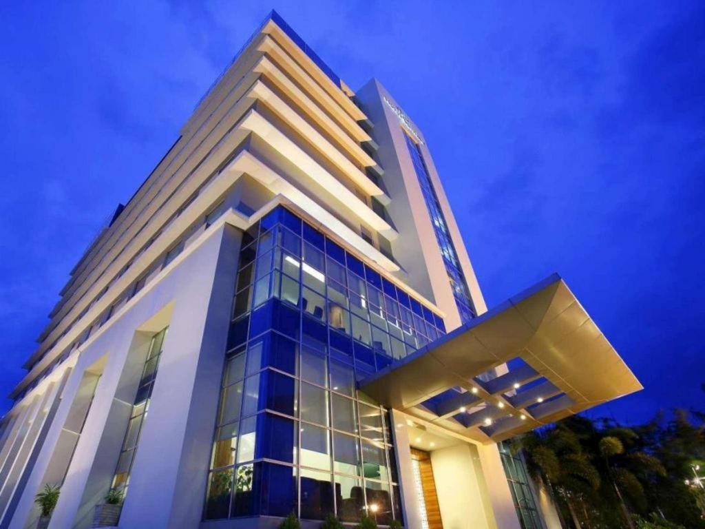 Hotel Santika Makassar - Image 1
